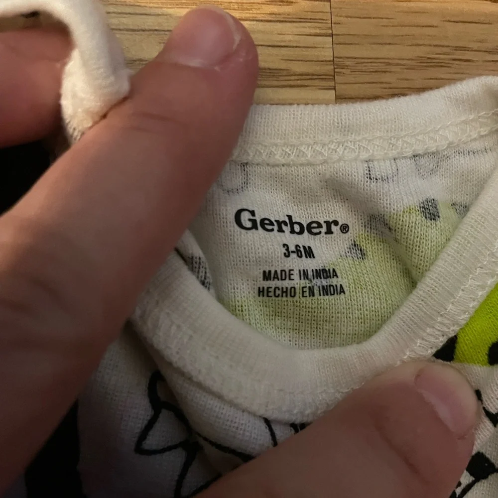 Gerber Onesies 3-Pack NWOT Baby Bodysuits Dinosaur Camo 3-6 Months‎